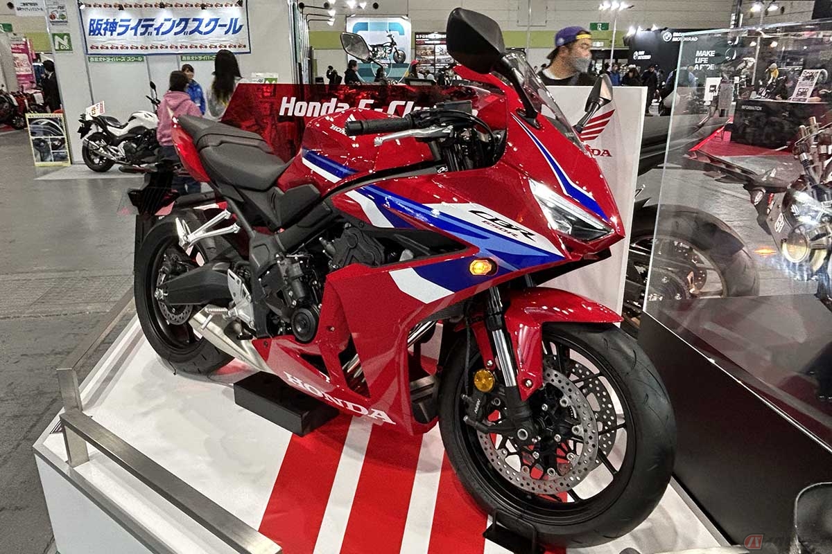 ホンダ「CBR650R E-Clutch」