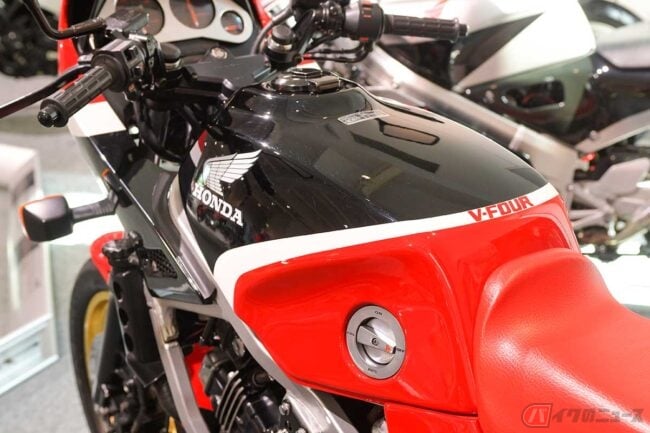 HONDA VF-400F タンク 新品 V-FOUR mqdefault.jpg