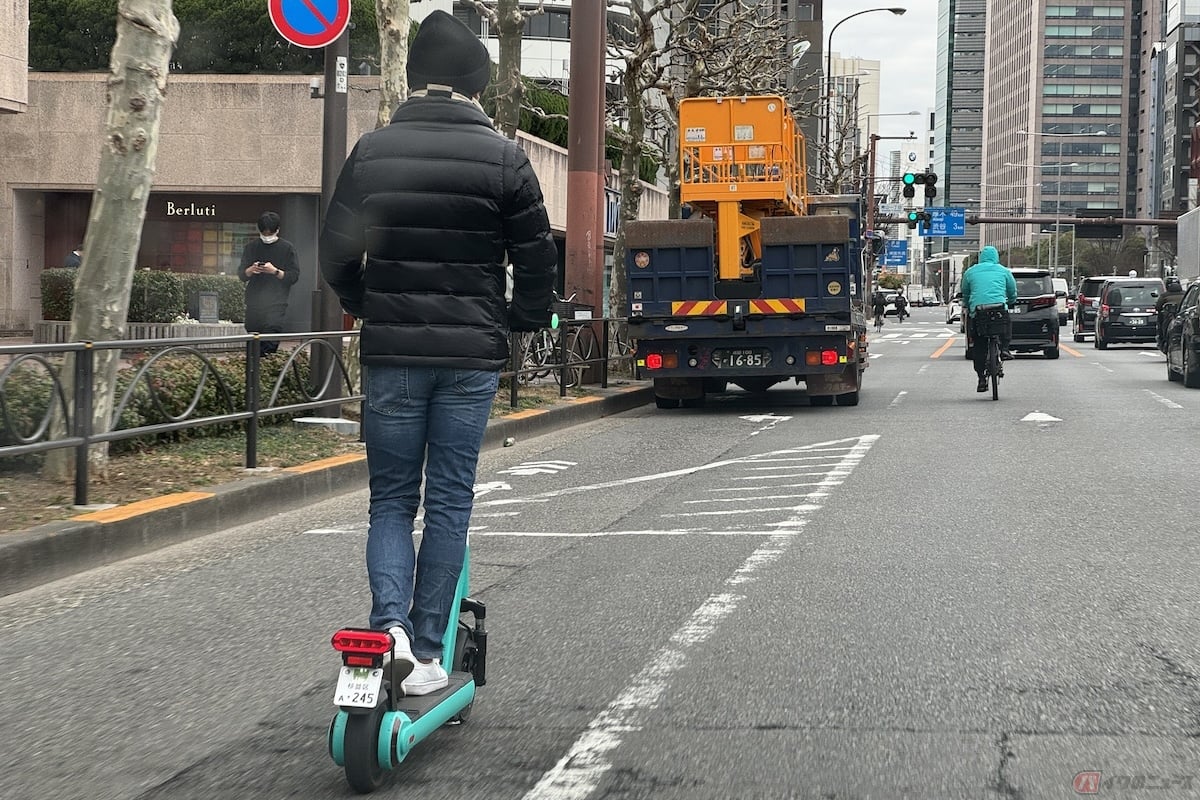 認可されている電動キックボードの場合、20km/hを超えたら自動的にリミッターが作動する