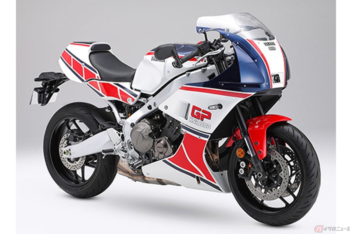 ヤマハ「XSR900GP」外装セット装着車両(ホワイト/ディープ・ブルー)