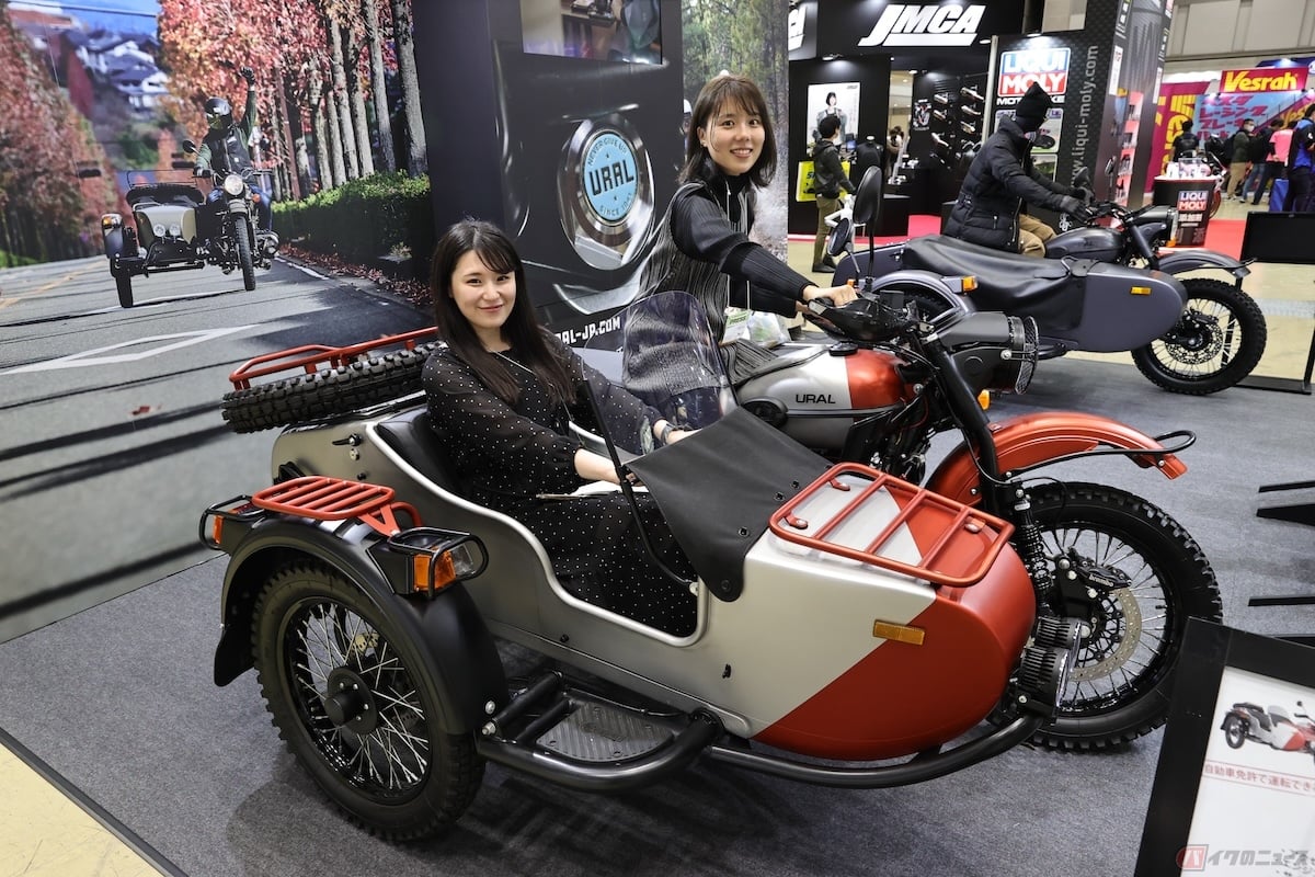 サイドカーとは、バイクの横に「側車(サイドカー)」がついている車体を指す