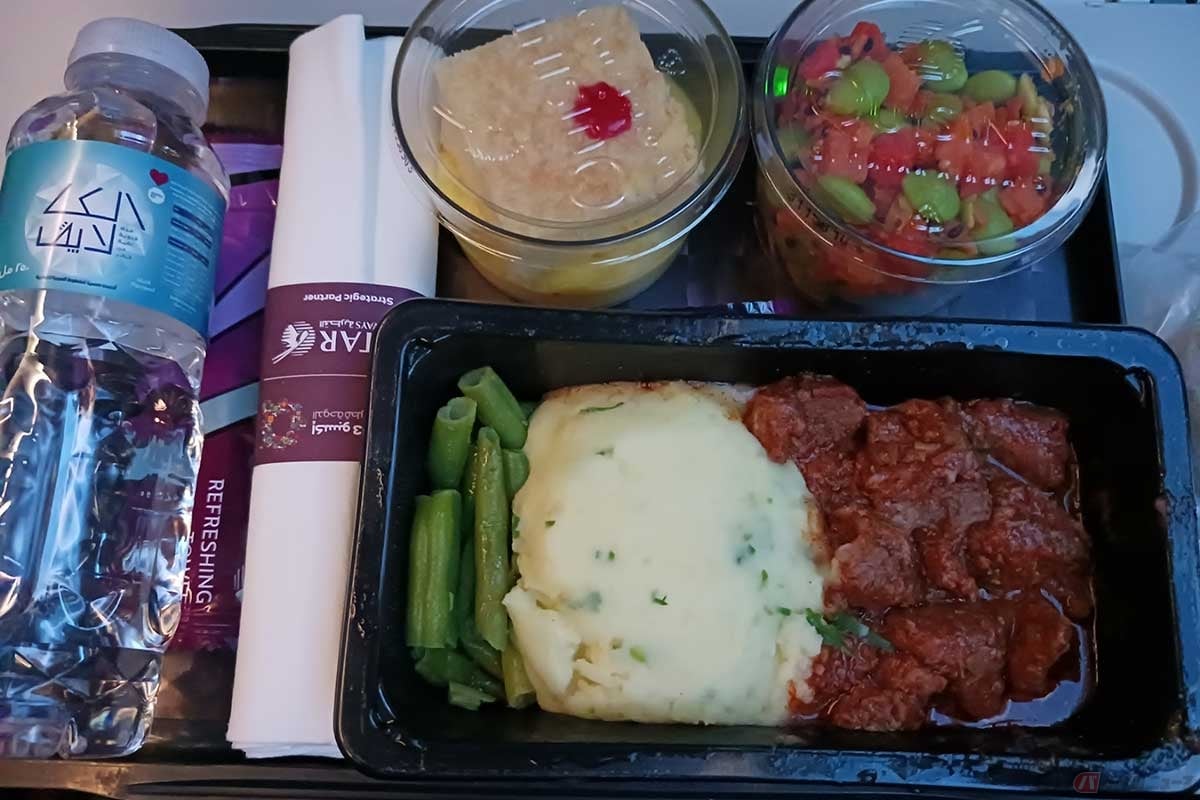 羽田空港に向かうフライトでの2回目の機内食