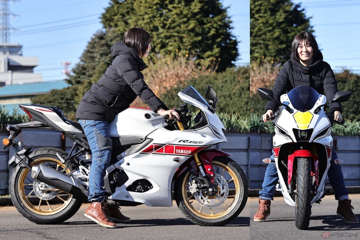 インドヤマハ「YZF-R15M WGP 60thアニバーサリーモデル」の足つき(身長165cm)
