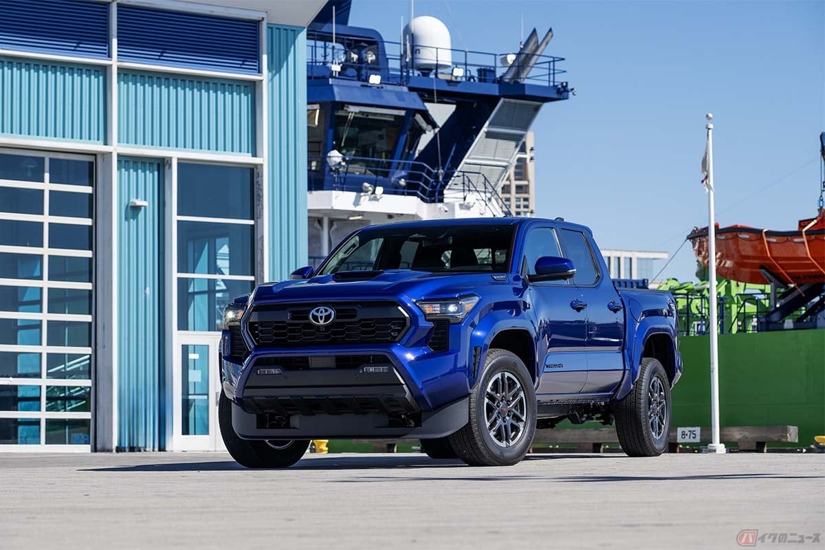 トヨタ2024年型「タコマ」TRD スポーツ/ブルークラッシュ