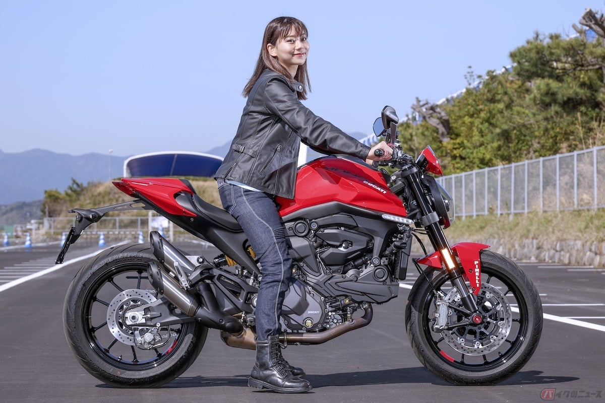 シート高775 mmと意外と高くなく、足つき性も問題ありません