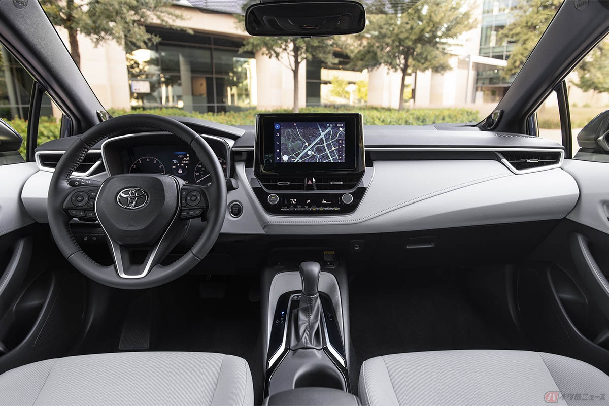 トヨタ「カローラ ハッチバック」2025年モデルの内装/ブルークラッシュメタリック