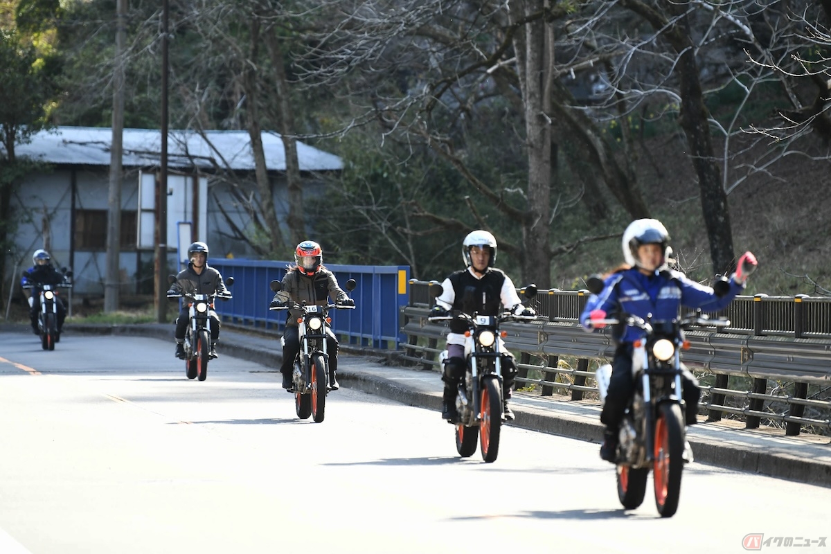 ツーリングで気を付けるポイントや、ハンドサインなどを事前に教わりスタートしました