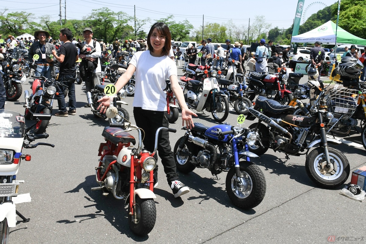 東京サマーランドの第2駐車場には、多くのモンキーが集まった