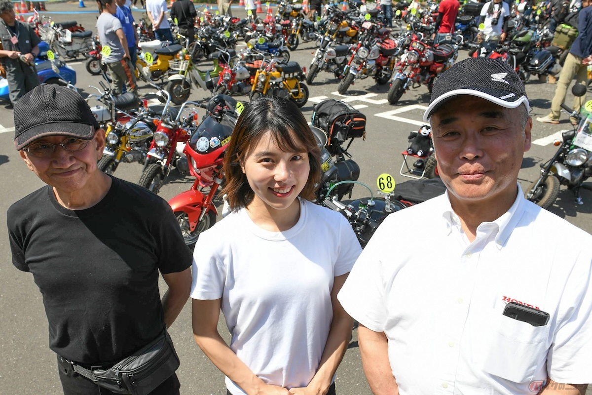 カフェカブ運営事務局Cub工房代表の中島さん（左）と元本田技研工業（株）広報部の永山さん（右）