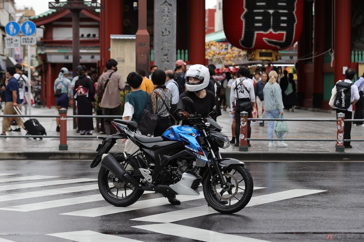 バイクを押して歩くことにより、車両扱いではなく歩行者として扱われる
