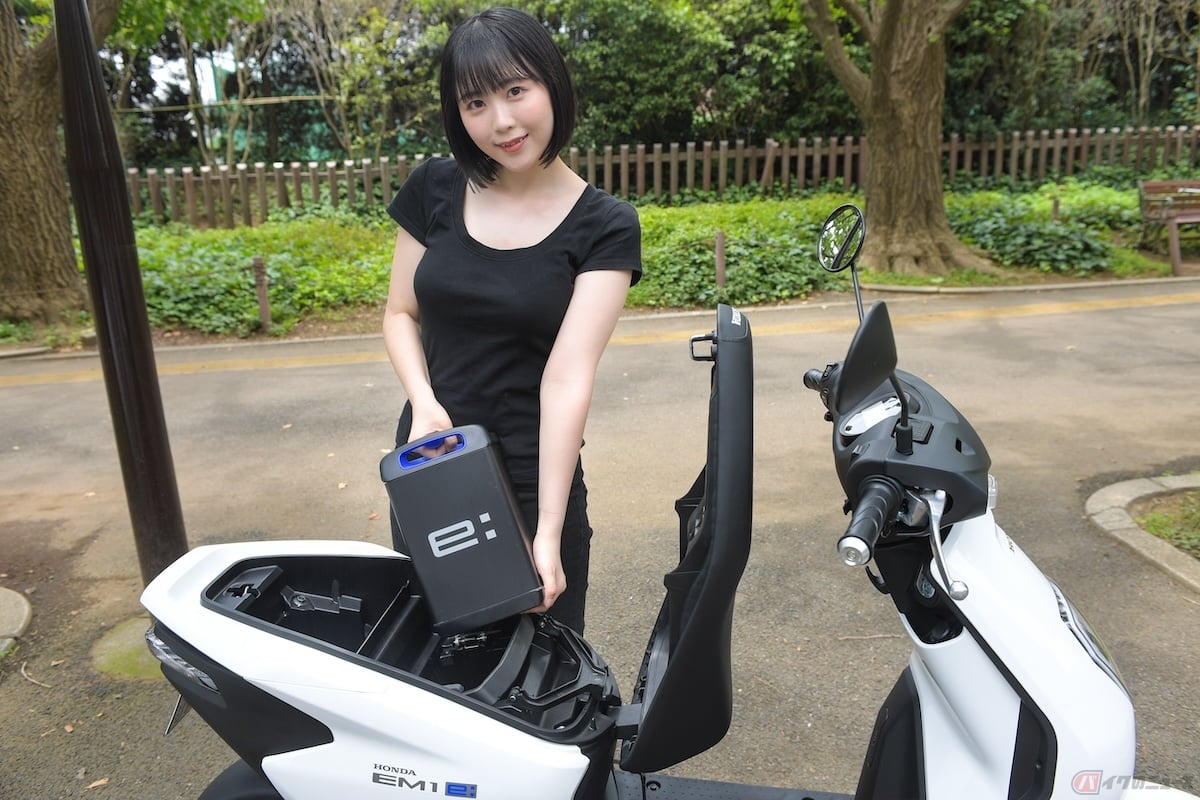 ホンダの原付一種スクーター「EM1e:」に採用されているリチウムイオンバッテリー