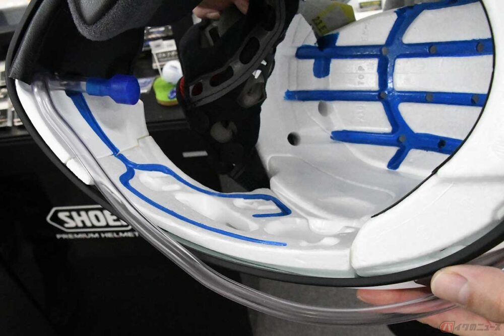 インタビュー】SHOEIのフィッティングシステム体験 「自分の頭に