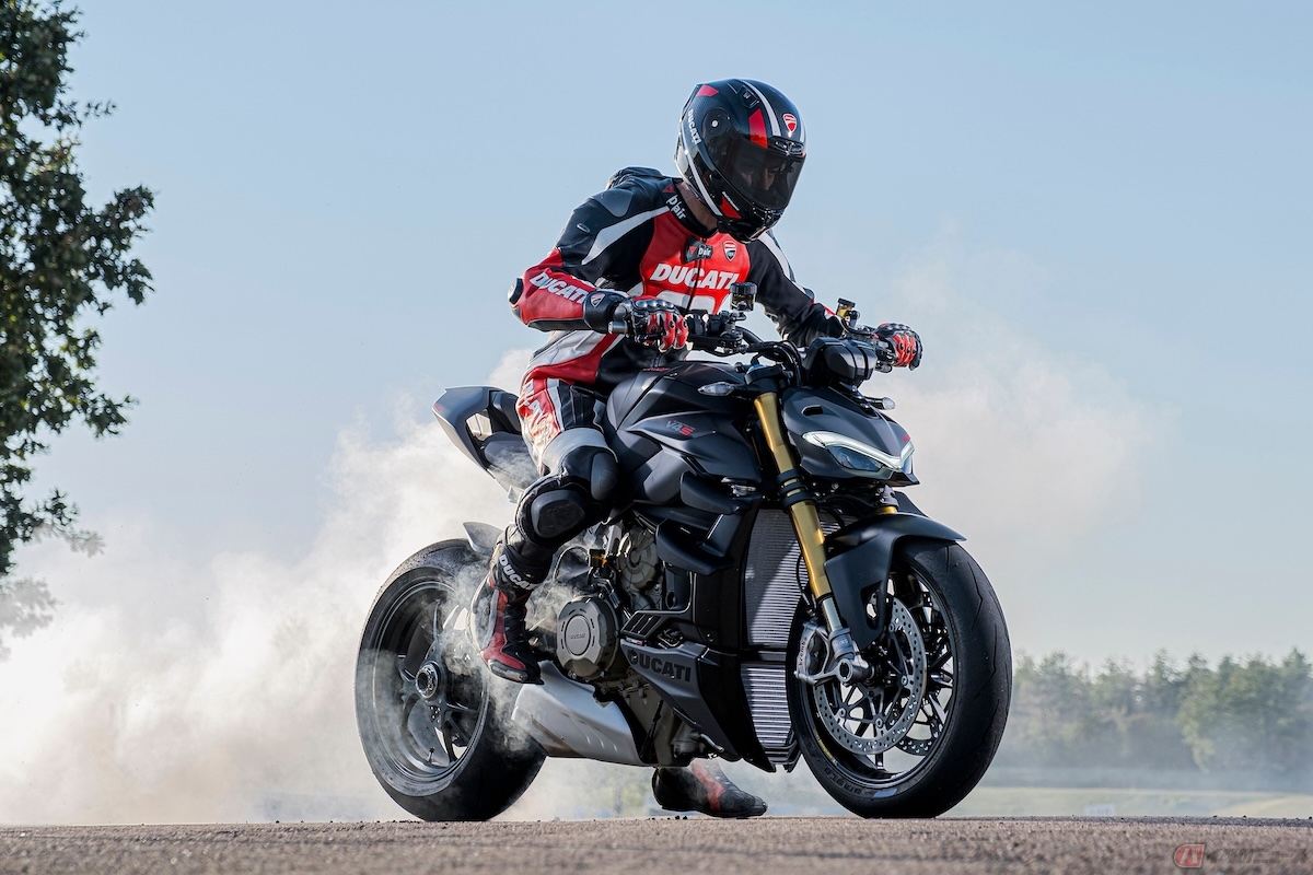 ストリートファイターは、ネイキッドバイクのカテゴリの一つと言われている