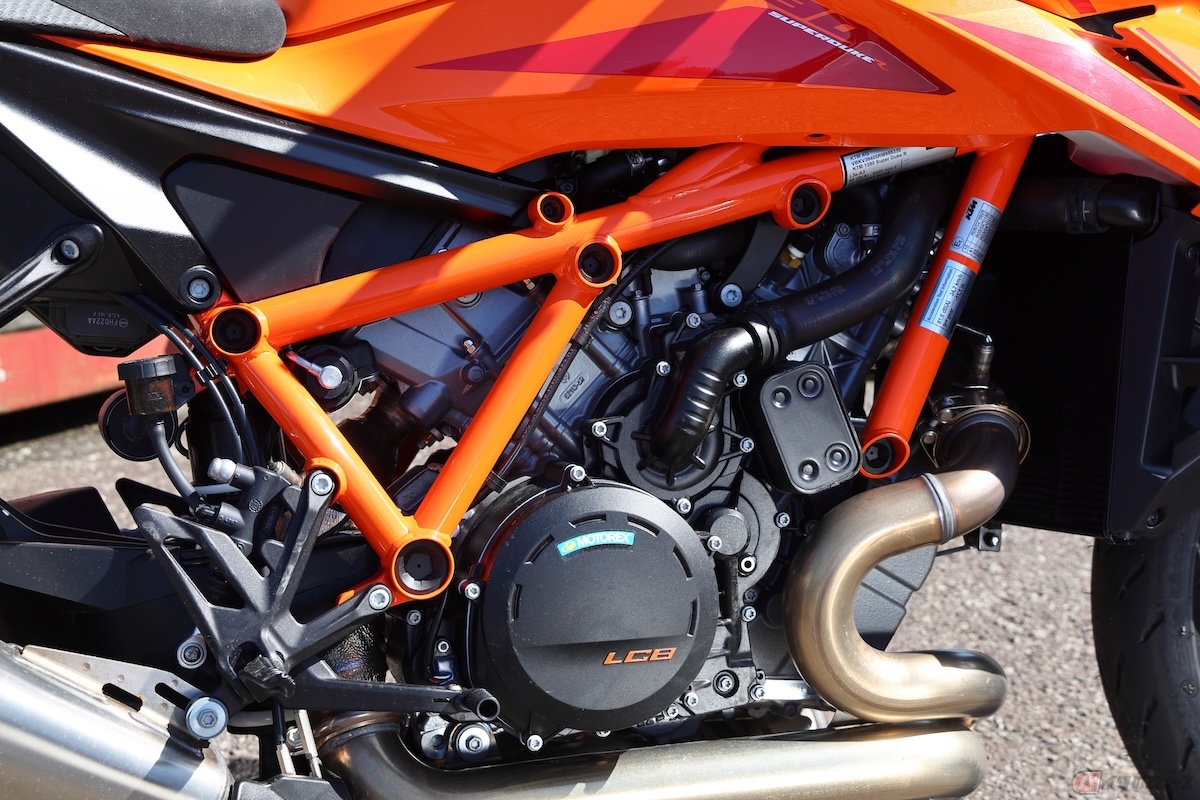 75度V型2気筒エンジン「LC8」は、排気量を1350ccにスケールアップ！
