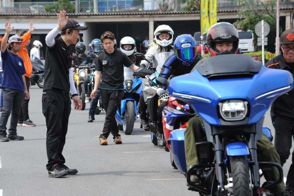 1日約600人が試乗！ 足掛け20年続くバイクの祭典は教習所主催で