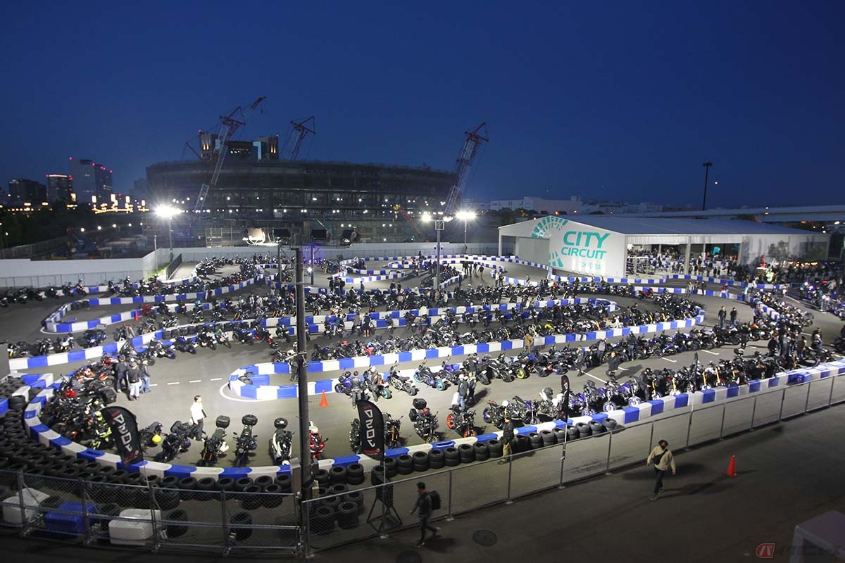 ヤマハが開催したナイトミーティング「The Dark side of Japan Night Meeting 2024」の様子