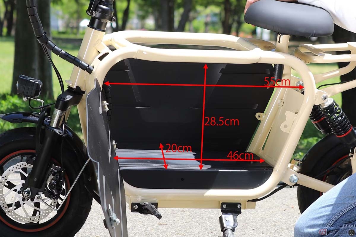 中型犬まで載せることができる電動原付「E-Carry Bike Doggie」