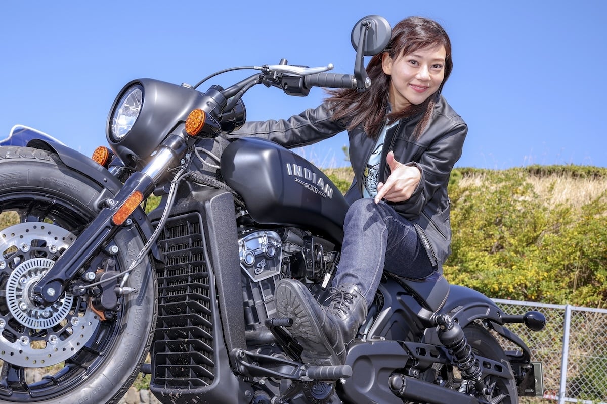 普段乗っているバイクよりも、かなり前方にあるステップに大慌!