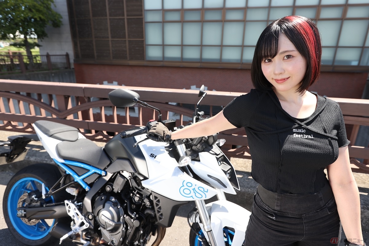 太陽光に含まれる紫外線は、バイクの各パーツにあたると化学反応を起こし、材質に少しずつダメージを与える