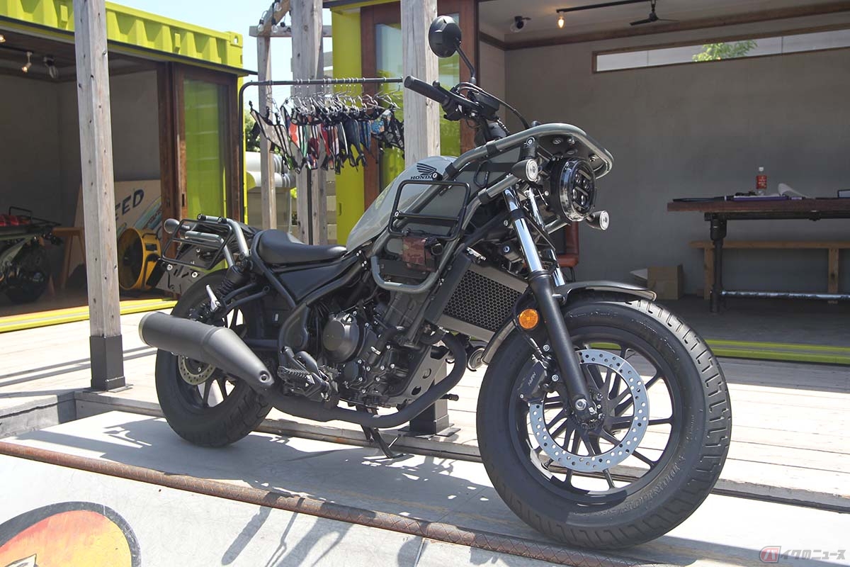ホンダ「レブル250」をベースにしたコンプリートマシン「VESGRIDE-hygge(ベスグライド ヒュッゲ)」