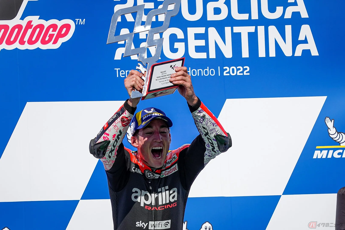 MotoGP第6戦カタルーニャGPスプリントレースを制したアレイシ・エスパルガロ選手（アプリリア・レーシング）