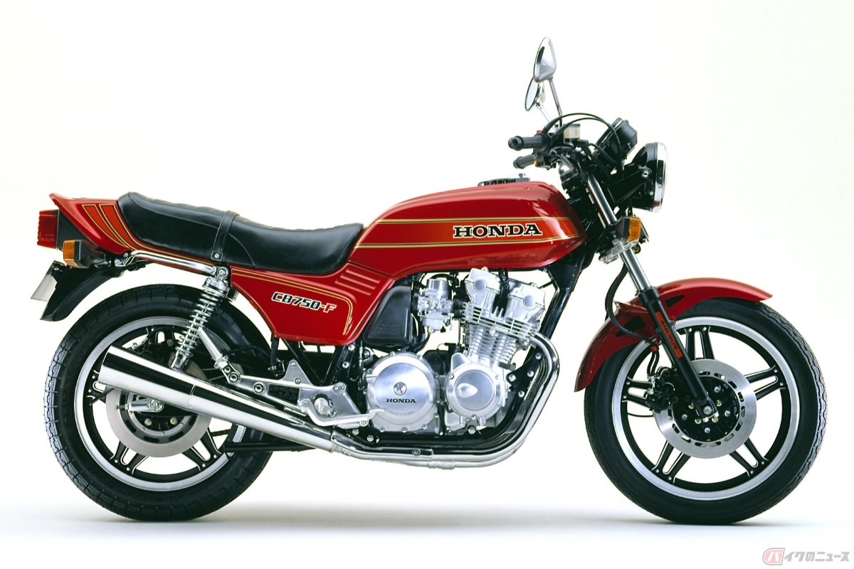 漫画『バリバリ伝説』の主人公、巨摩郡（こまぐん）が登場時に乗っていたホンダ「CB750F」は、1981年のFB型と思われる