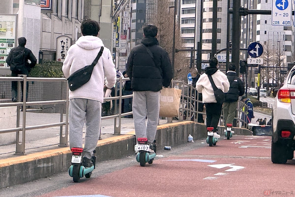 シェアリングサービスも、運転免許がなくても借りられる電動キックボード