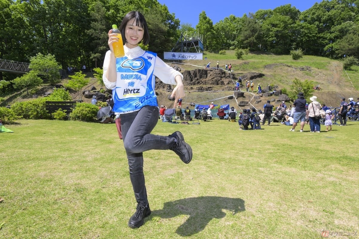 観戦に向けたわたしの装備はこんな感じ!身軽な服装に歩きやすいシューズ、そして熱中症対策のドリンクは必須です!