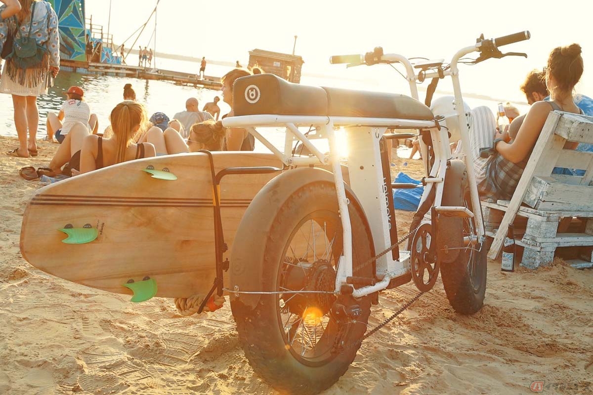 URBAN DRIVESTYLEの電動アシスト自転車「Unimoke MK Surf」