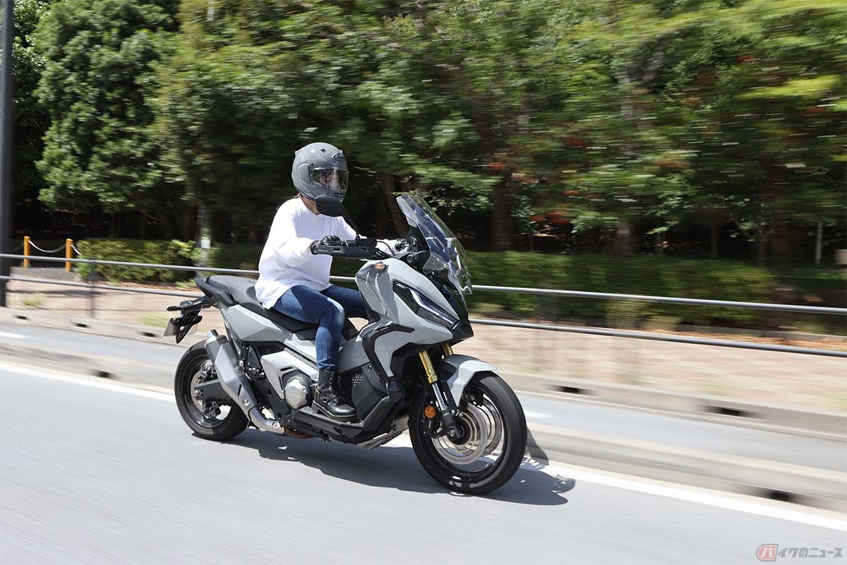 排気量51cc以上のバイクのキープレフトの基本は、道路の一番左の車線を走ることであり、左側に寄って走らなくても違法にはならない