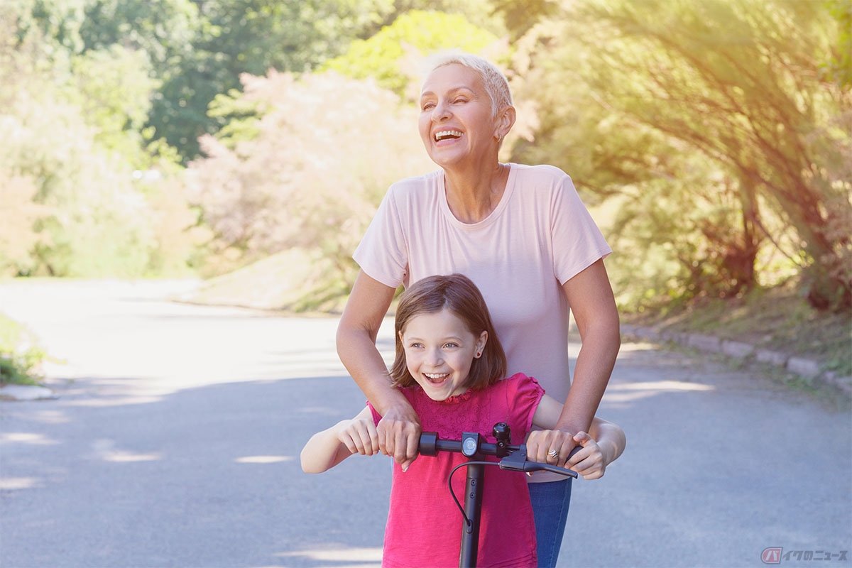 電動キックボードを16歳未満の子どもにプレゼントした場合は違反になる可能性がある