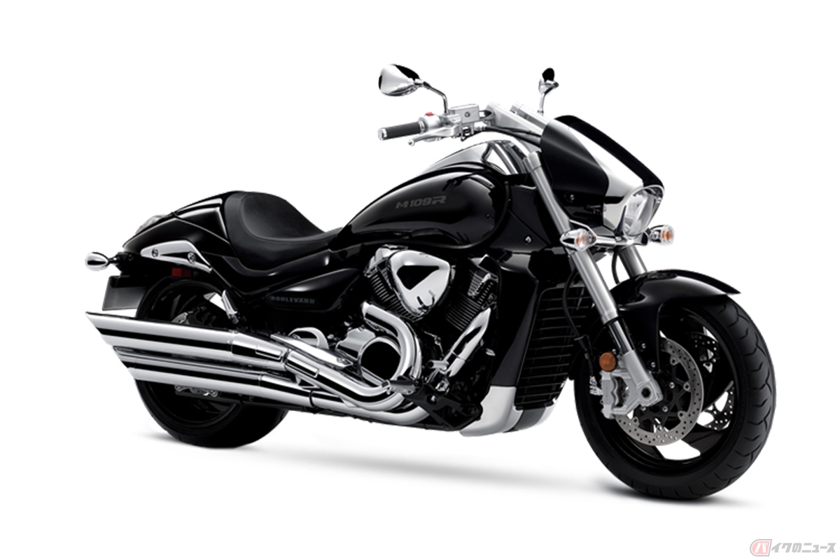 スズキが米国市場で発売した「ブルバードM109R」の2025年モデル