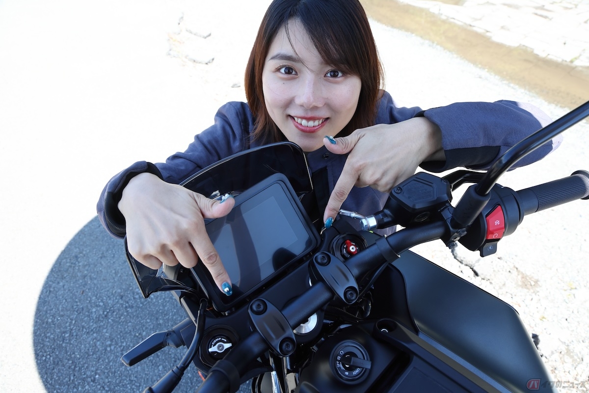 大きめのメーターパネルは誰もが見やすいフルカラー液晶で視認性も抜群!