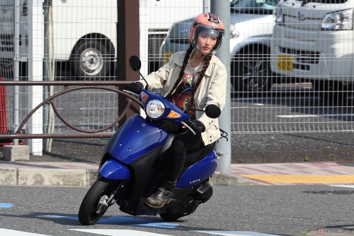 ライダーがよく使用しているハンドサインとして、「ウインカーの消し忘れを教える」合図が挙げられる