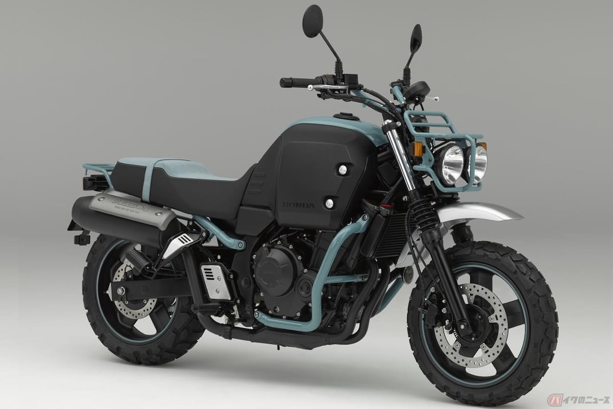 2015年の大阪モーターサイクルショーに出品されたホンダ「ブルドッグ」