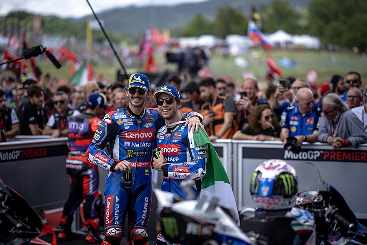 MotoGP2024第7戦イタリアGPを制したフランセスコ・バニャイア選手（ドゥカティ・レノボ・チーム）と2位表彰台を獲得したエネア・バスティアニーニ選手（ドゥカティ・レノボ・チーム）