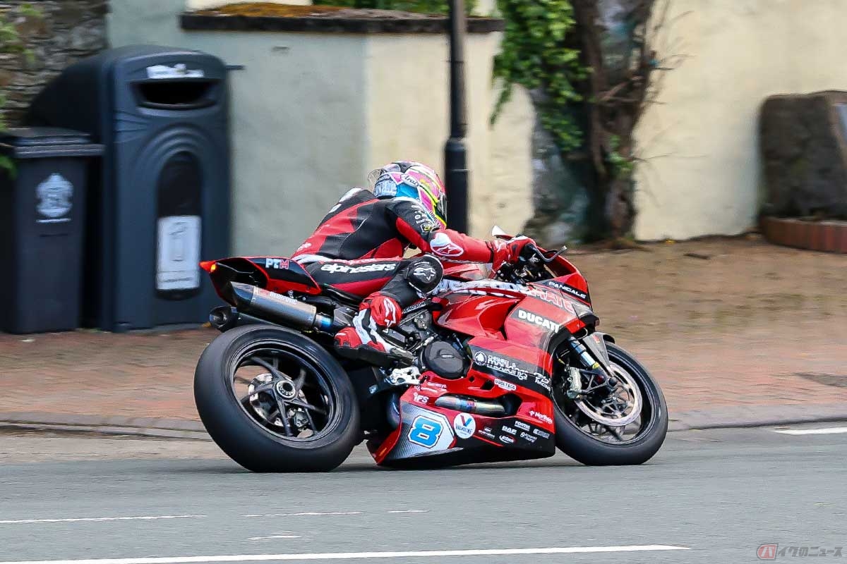 スーパースポーツTTにドゥカティ「パニガーレV2」で出場し、予選総合3位に付けたデイビー・トッド選手（写真／小林ゆき）