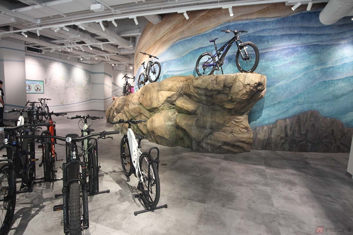 関東地域初となるヤマハのショールームとなるYamaha E-Ride Base「PORT」。ヤマハのeBike全ラインナップが用意されています