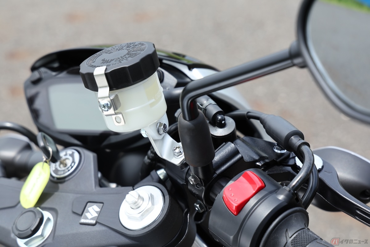 ブレーキフルードは車検のあるバイクは車検整備ごとに、車検のないバイクでも法定点検などのタイミングで定期的に交換するように心がけると良い