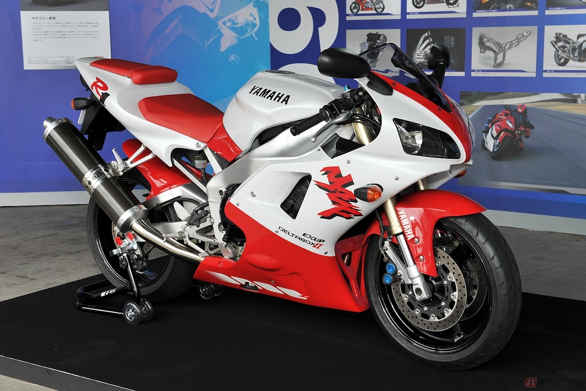 ヤマハのスーパースポーツモデル「YZF-R1(4XV)」