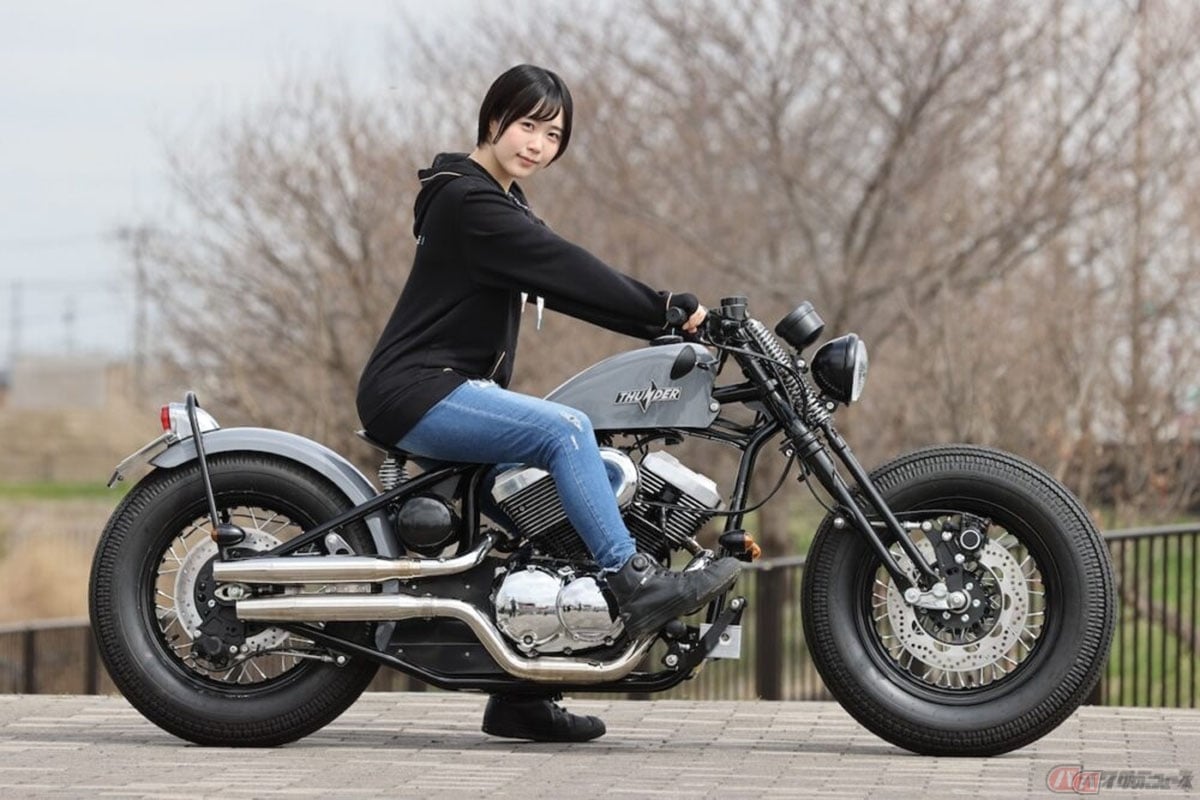 リアサスを持たないTHUNDER MOTORCYCLES「Thunder250(サンダー250)」。低いシート高により優れた足つき性を実現しています