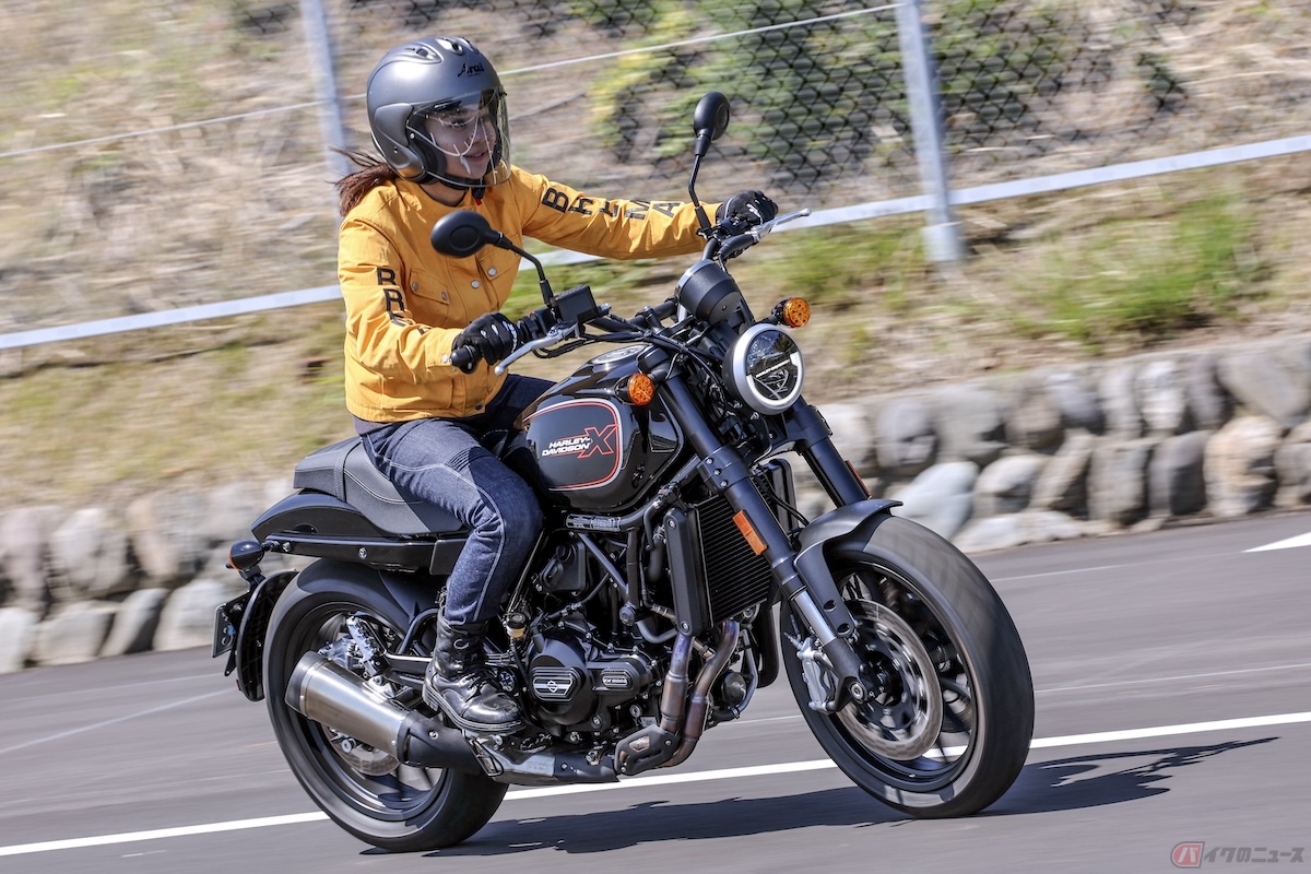 直線コースでは、と500ccのパワーとアグレッシブさを感じられる