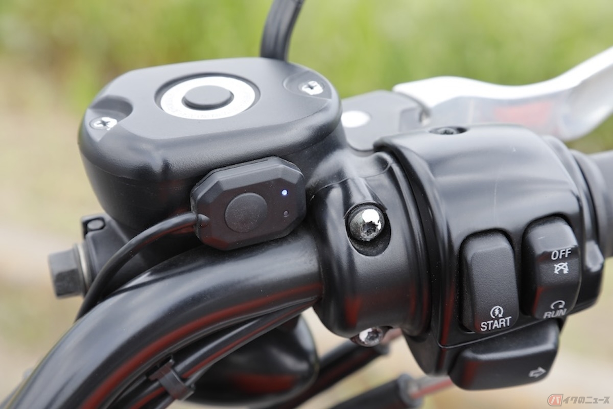 バイクに設置するタイプはスイッチから録画の起動／停止が可能となっている場合もある