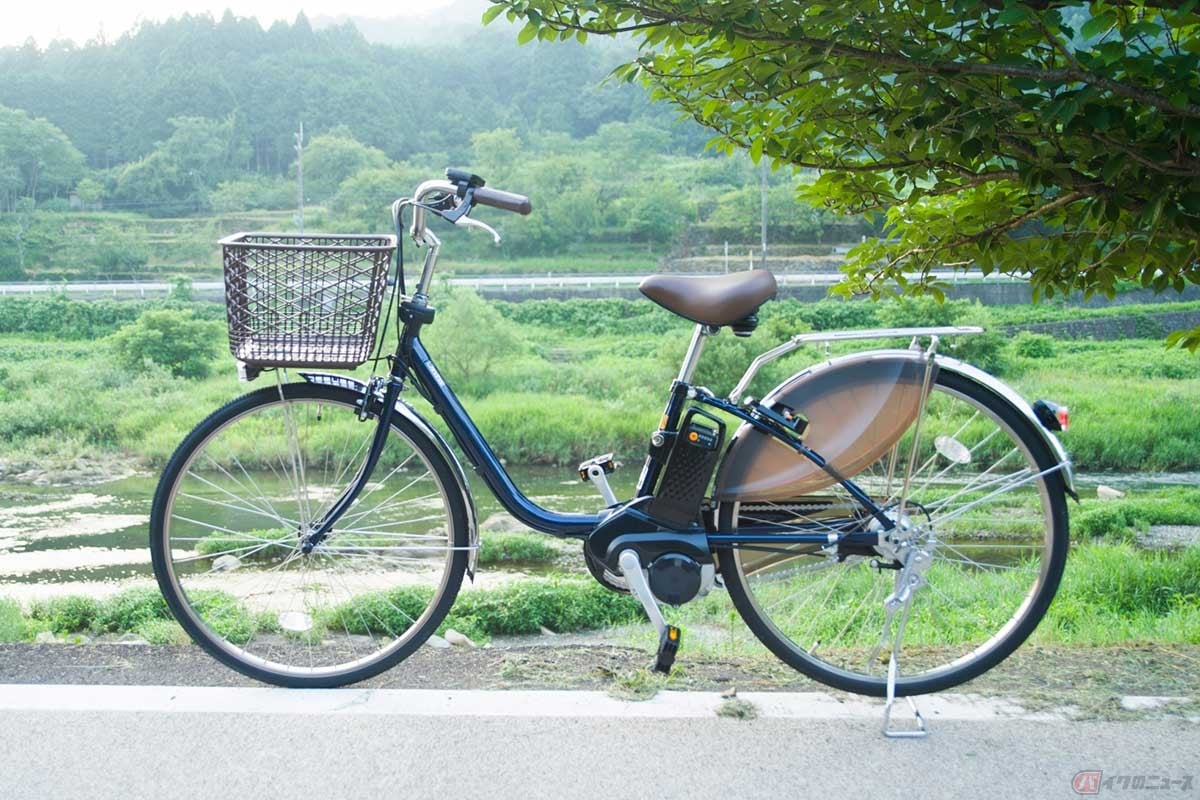 一般的に、日本で言う「e-BIKE」は電動アシスト自転車のこと。ペダル付き電動バイクや電動自転車ではない