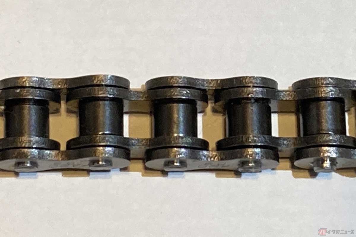 小排気量車が装備するノンシールタイプのチェーン