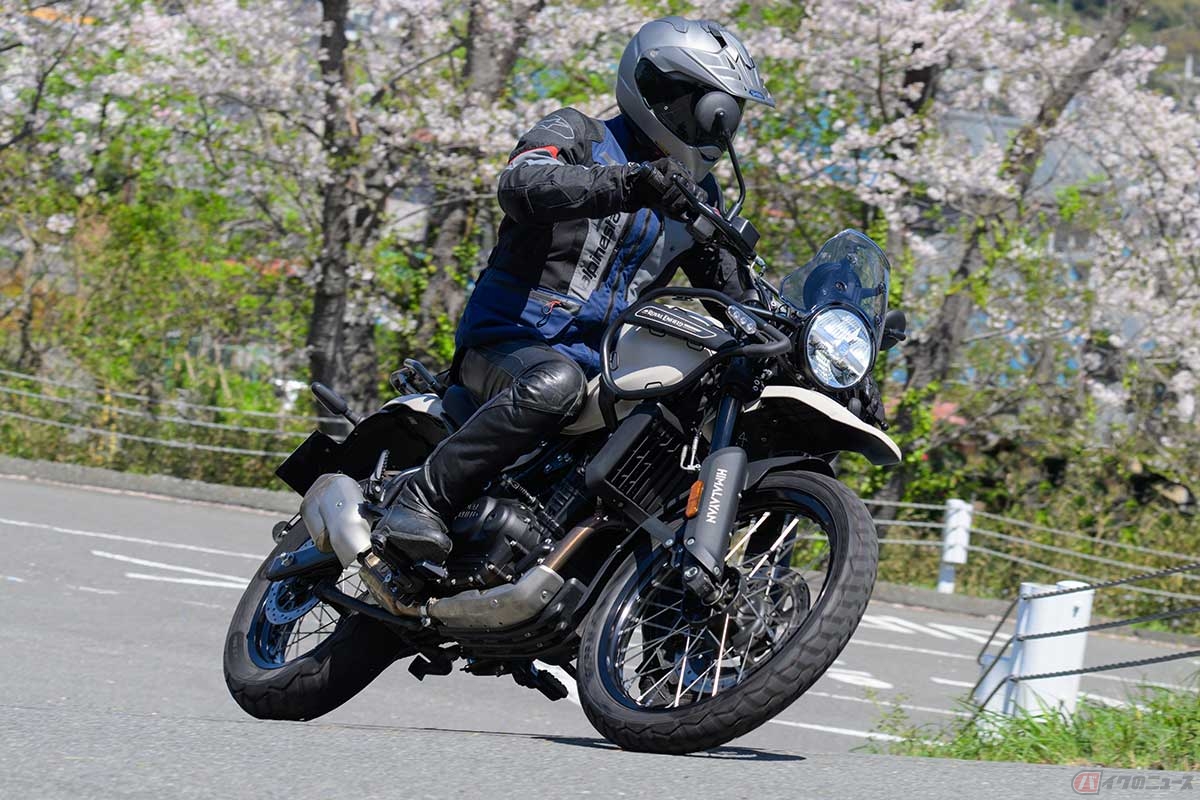 格段に力強く、車体の剛性感も高められ安定感も増した2代目「ヒマラヤ」。速度域も上がっているが“らしさ”は意外と残っている印象