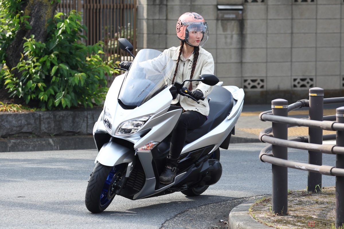 街中での走行となりましたが、とても扱いやすいビックスクーターです