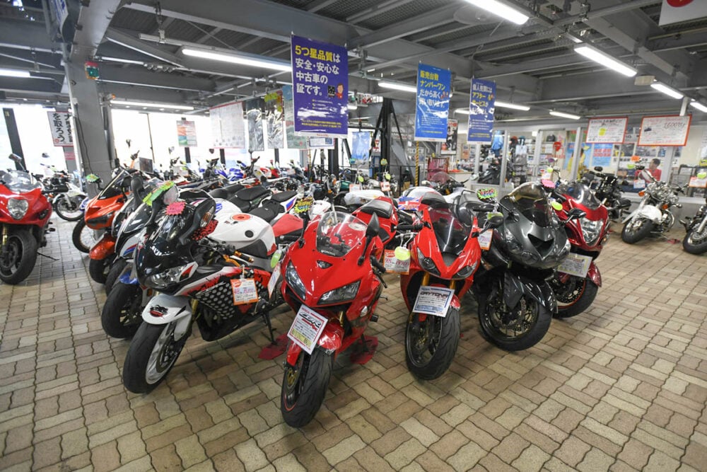 バイク選びの前にお店選び！ 中古車の購入ならレッドバロンの「5つ星品質」が安心なワケとは？【PR】 | バイクのニュース