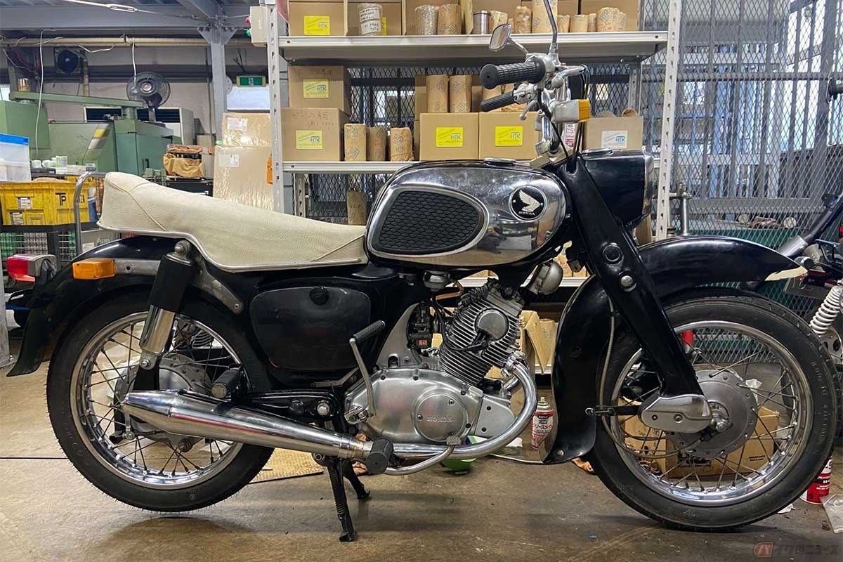 マフラーとシートの角度を平行にして自然な仕上りに