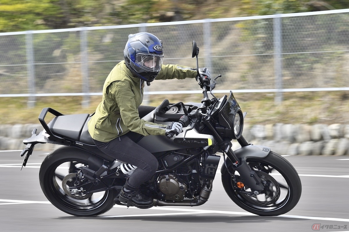 手足みたいに軽快に走れるスヴァルトピレン250のエンジンも元気で、しかも鼓動感が心地いい